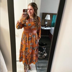 Fall Boutique Dress, Size Small. Roomy fit, can fit S/M. Zipper side. Worn 1x.